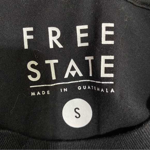 Free State Women’s Fitted West Coast Racing Print Black Tee - Picture 5 of 6